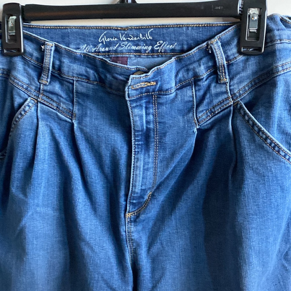 Pleated Gloria Vanderbilt Stretch Jeans - Picture 2 of 2